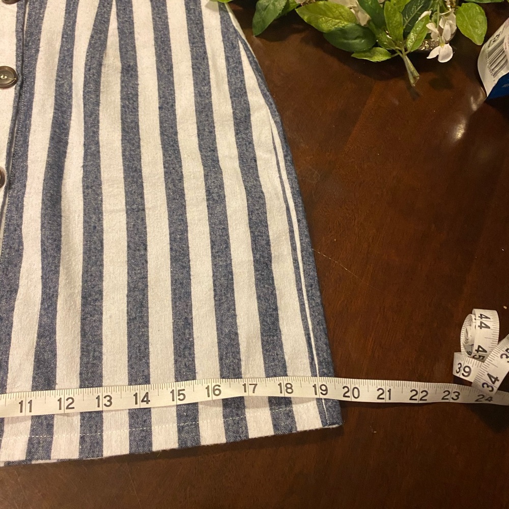 NWOT Button front Skirt - Picture 4 of 6